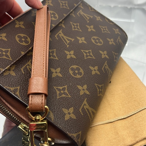 Louis Vuitton LOUIS VUITTON Clutch - Picture 15 of 15